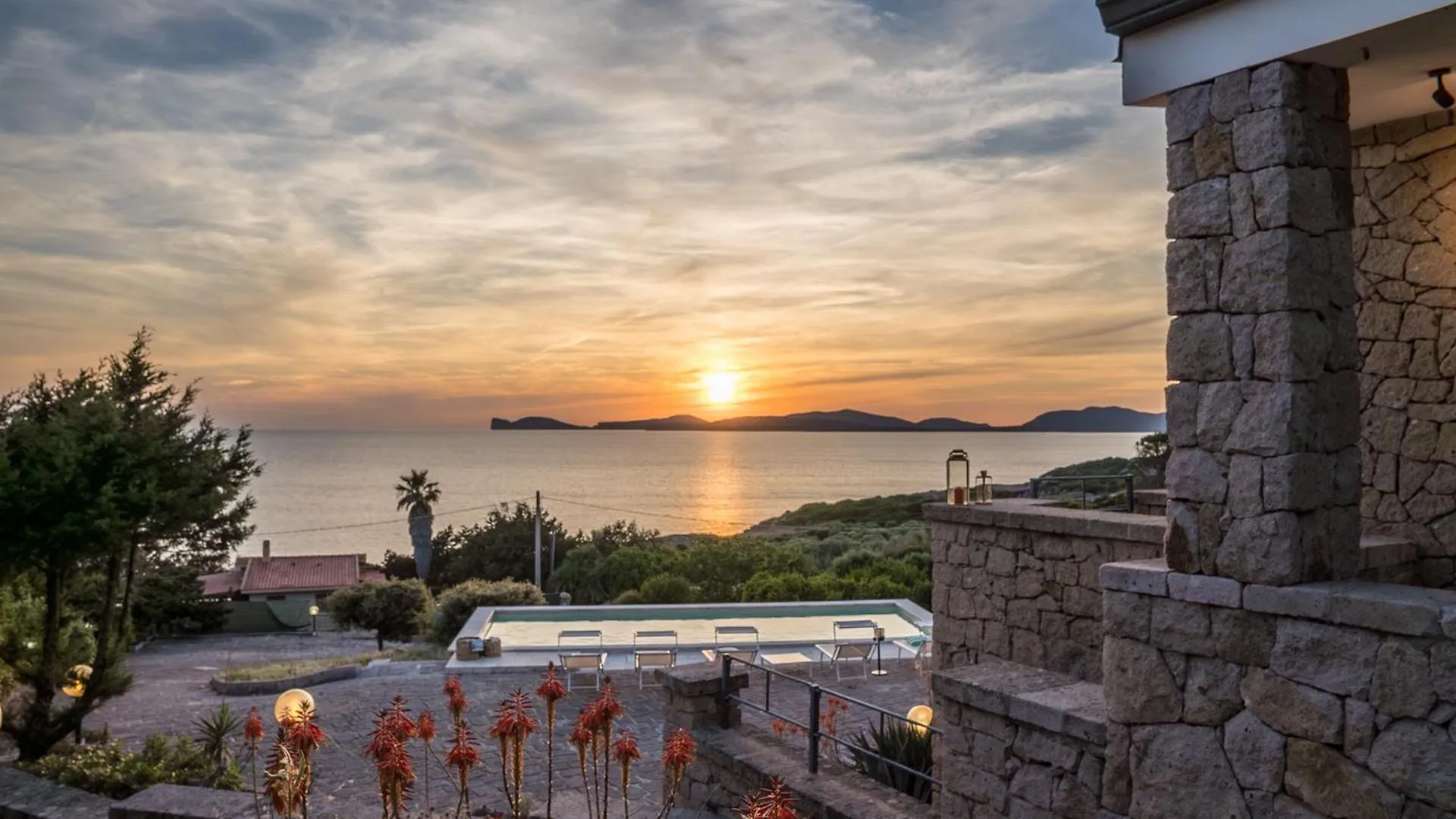 Villa Coral Bay Alghero 0*,